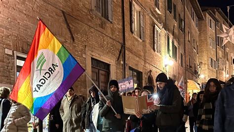 trans urbino|Vittime della transfobia, uccisi dalla società. Il corteo per il Tdor ...